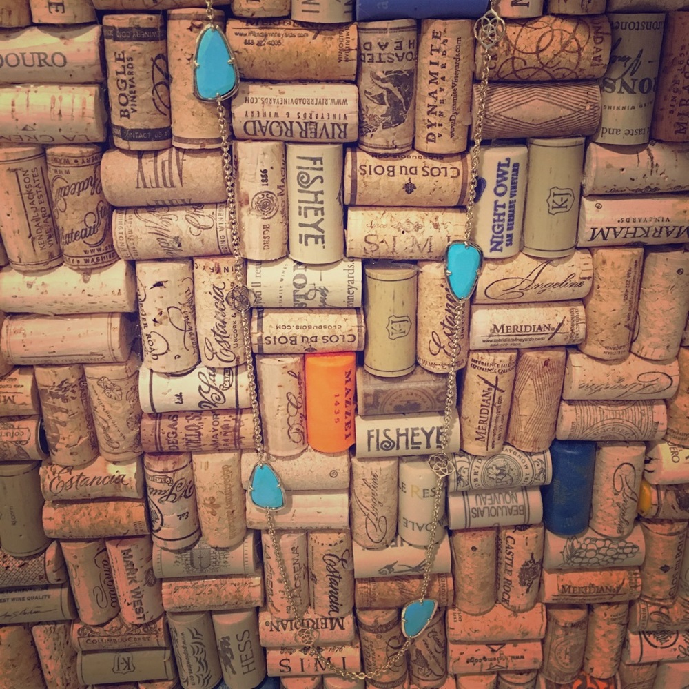 Kendra Scott necklace